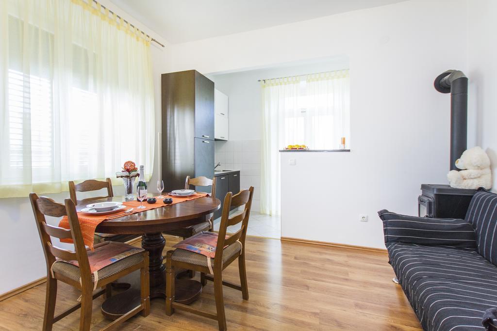 Koromačno Apartment Amber חדר תמונה