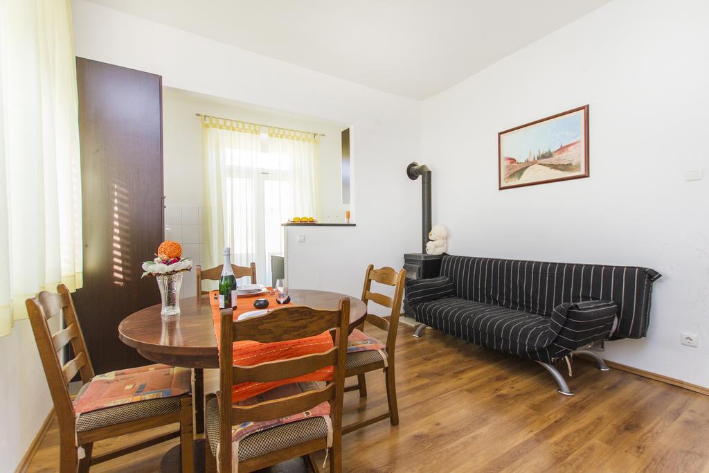Koromačno Apartment Amber חדר תמונה
